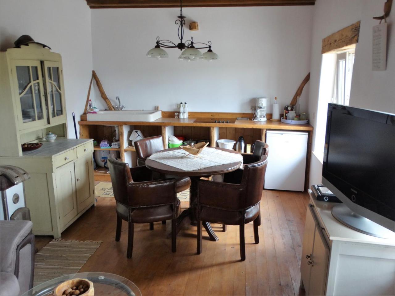 Guest House Biekorf Kostandenets エクステリア 写真